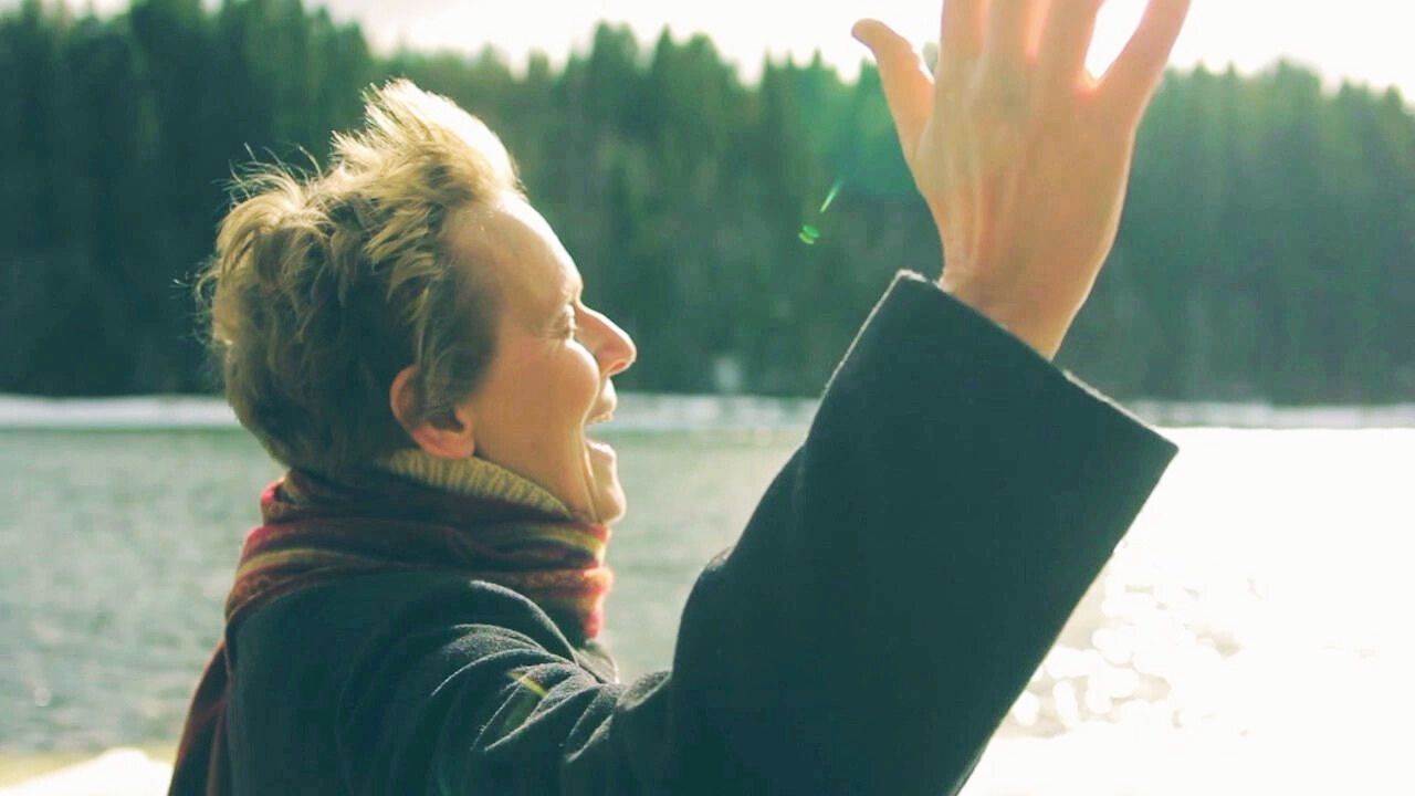 Anna LifeToning by the river